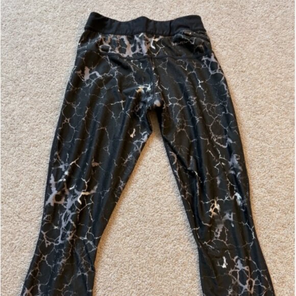 Nike Dri-Fit Grey Black Capri Leggings Small - Picture 2 of 6